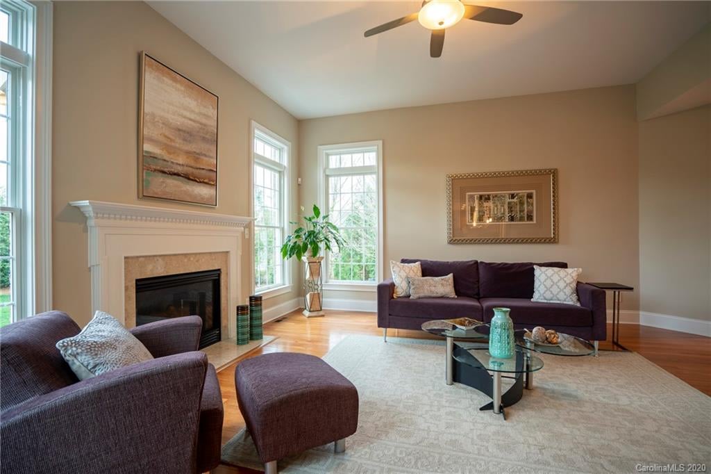 821 Wandering Way Dr