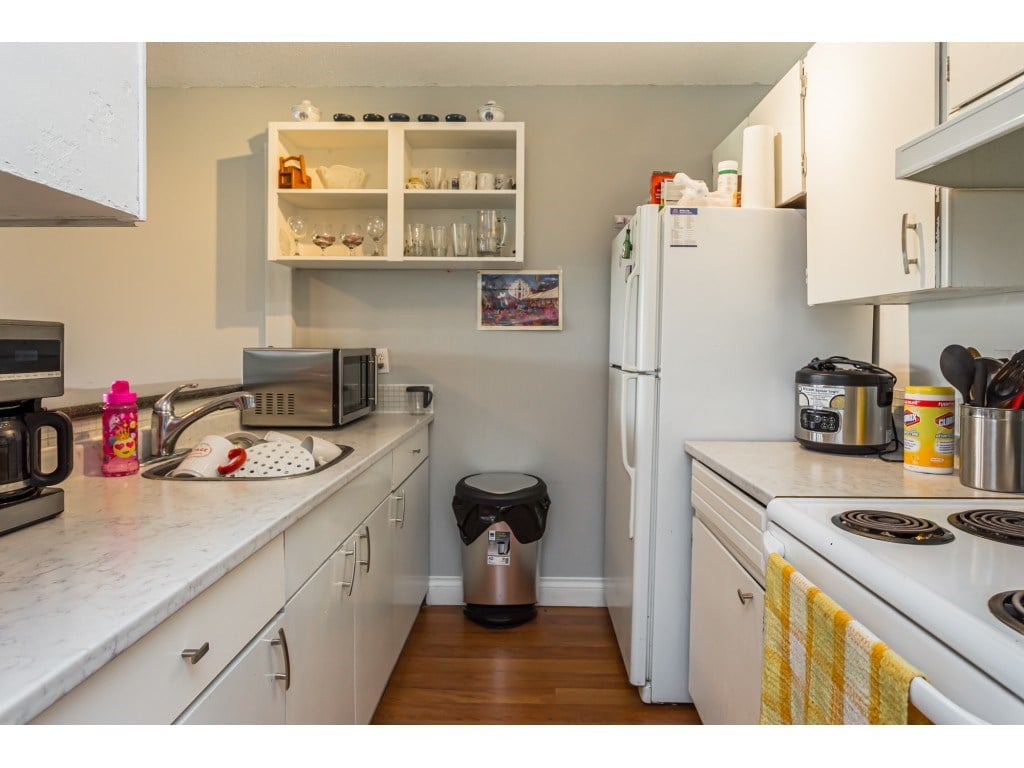 111-9300 Glenacres Dr