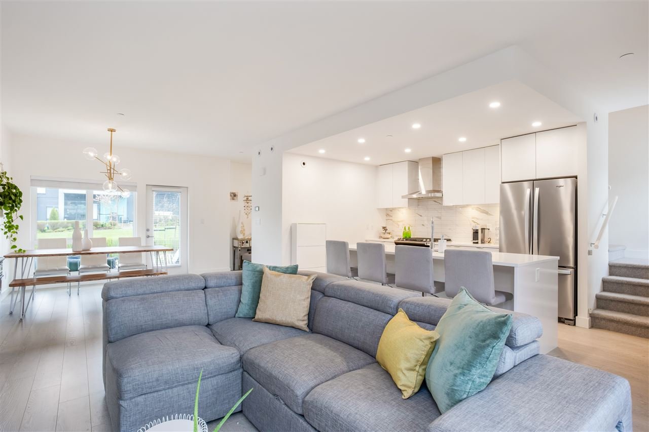 43-3596 Salal Dr