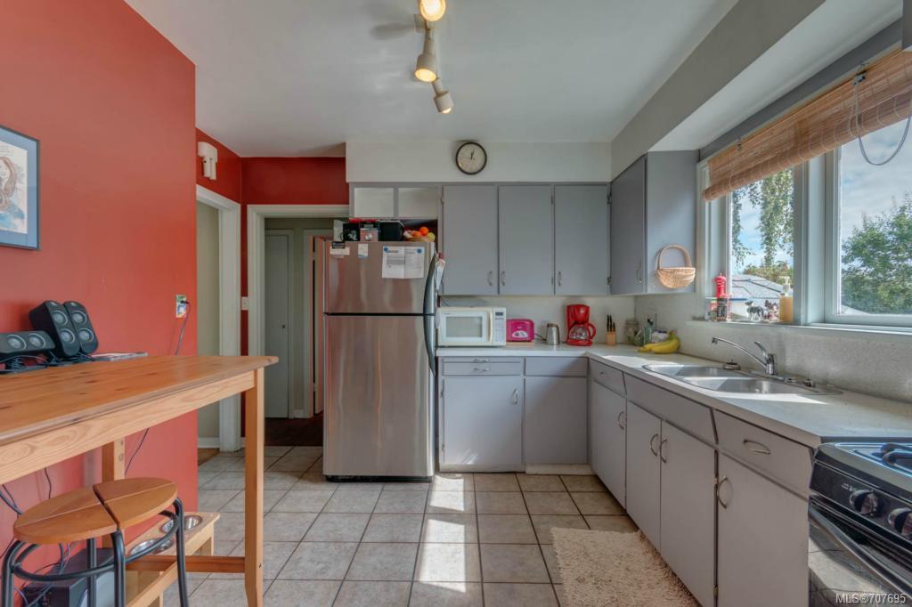 2531 Roseberry Ave