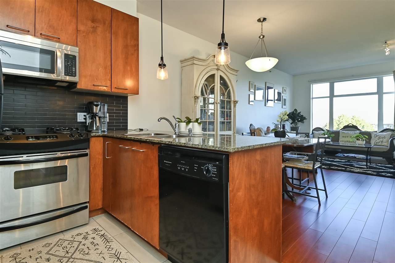 403-8480 Granville Ave