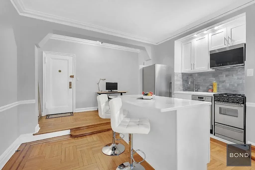 350 Cabrini Blvd, #1C