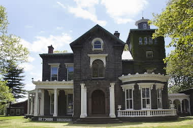 Astoria's Historic Steinway Mansion Sells for $2.65M to 'Local Guys'