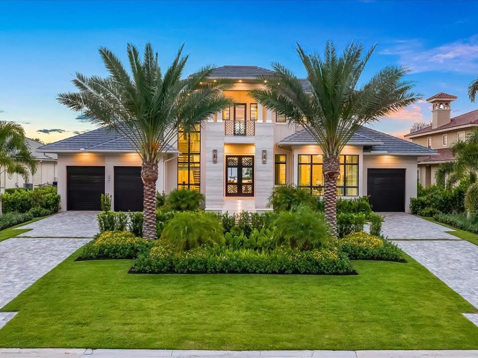 3841 Crayton Rd, Naples, FL 34103