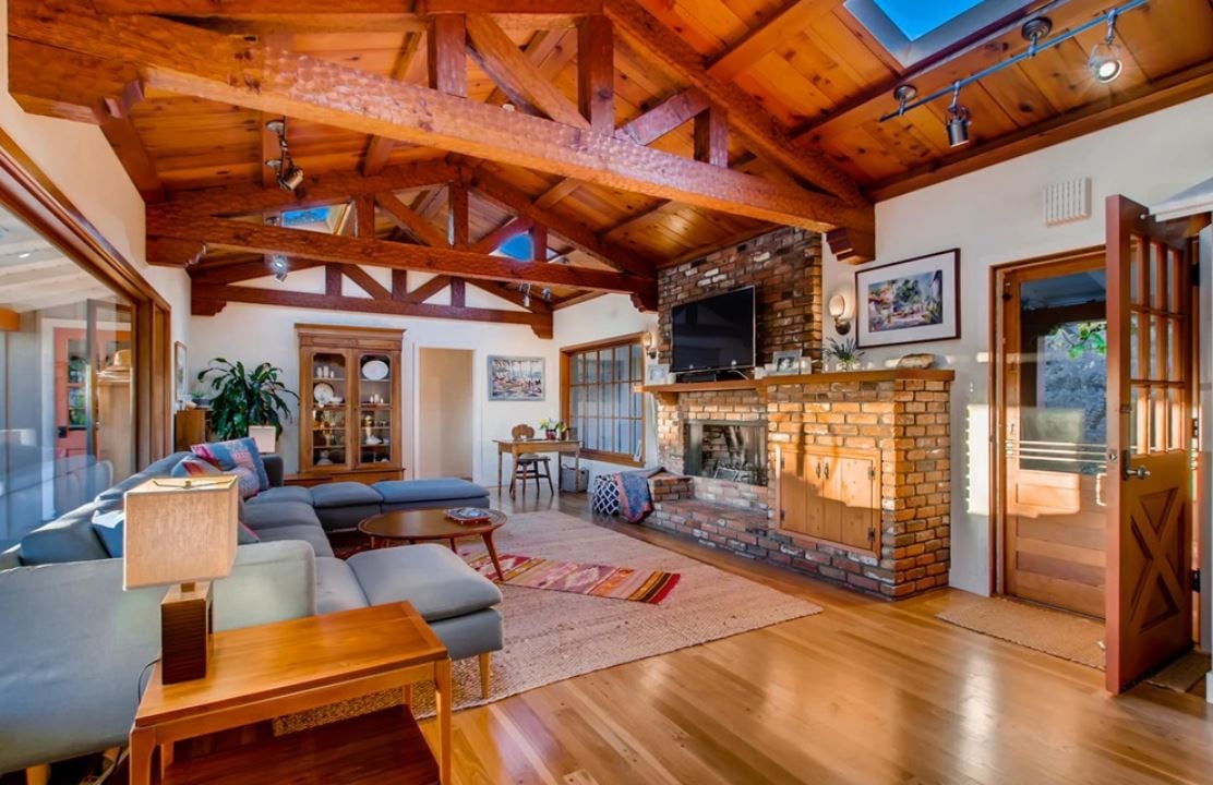4039 Sunnyhill Dr