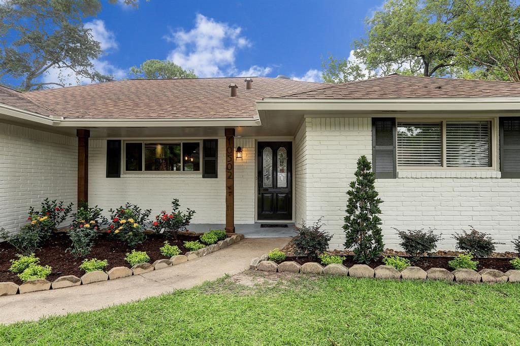 10502 Shadow Wood Drive 