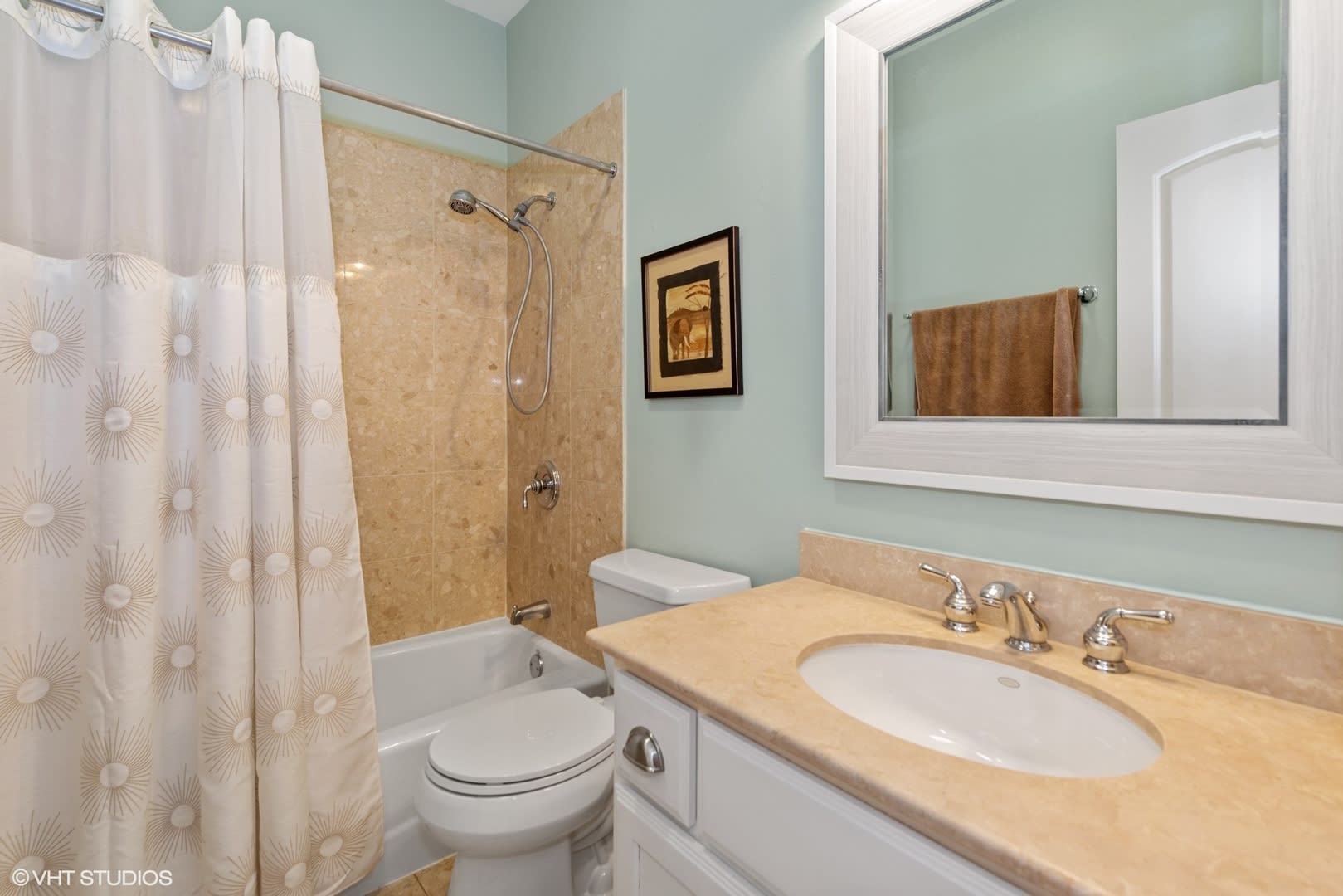 2055 W Belmont #2