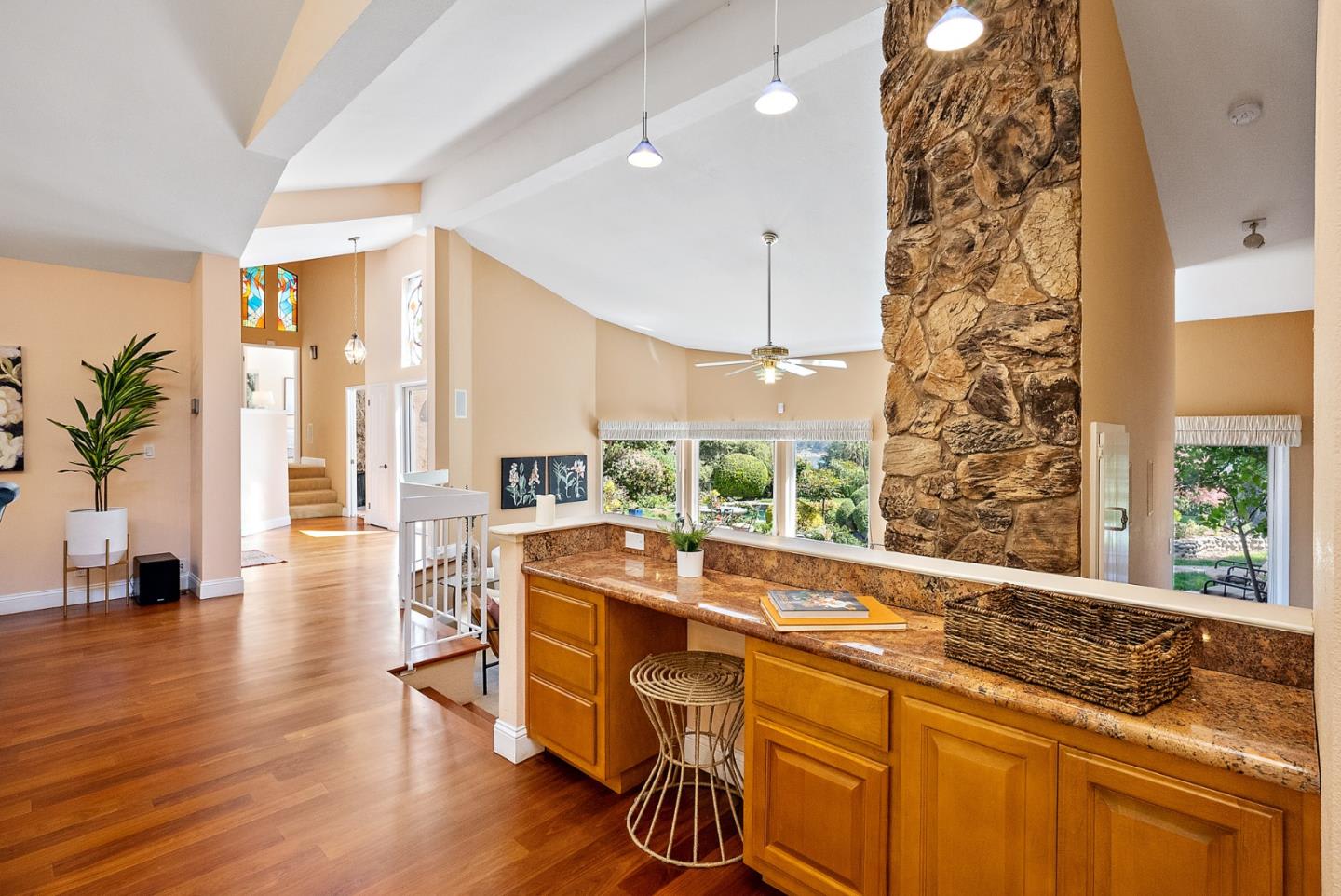 18260 Lakeview Ct Los Gatos, CA 95033