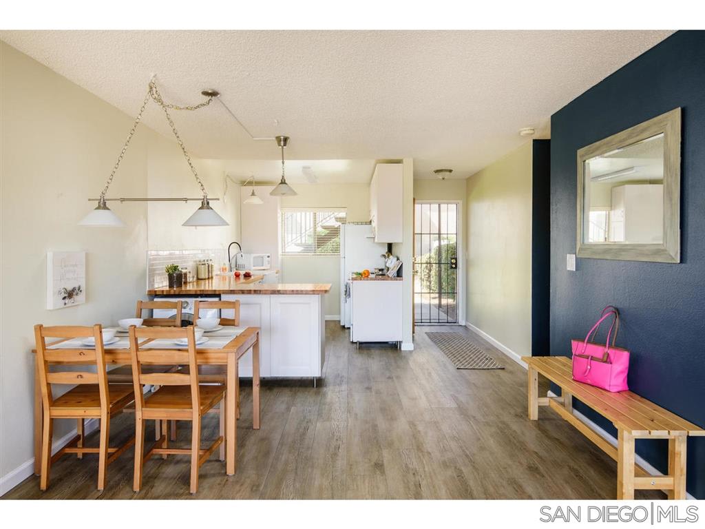 8220 Vincetta Dr, #12