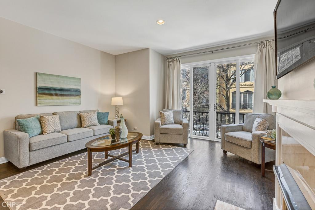 River West Townhome: 527 N Peoria