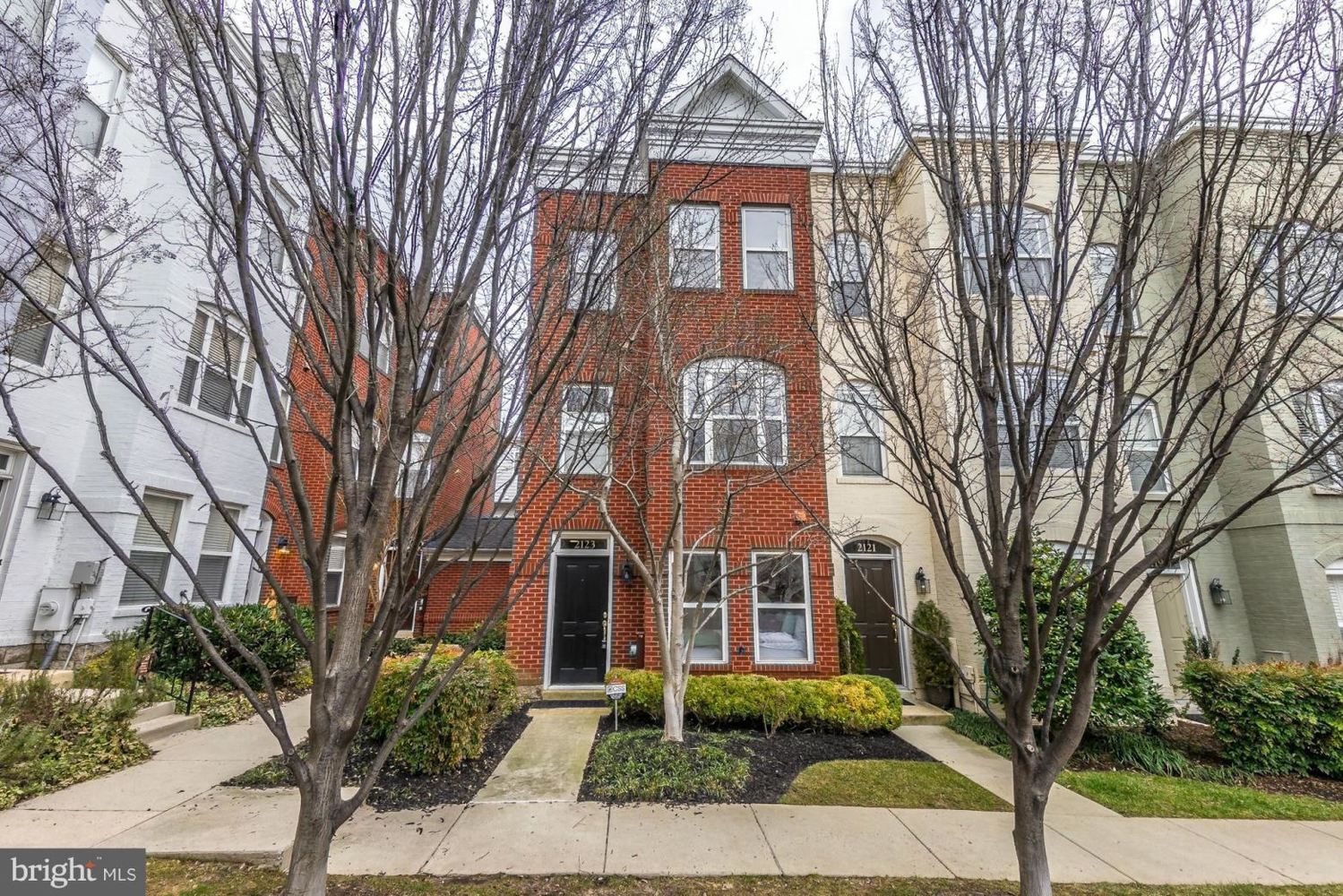 2123 12th Place NW