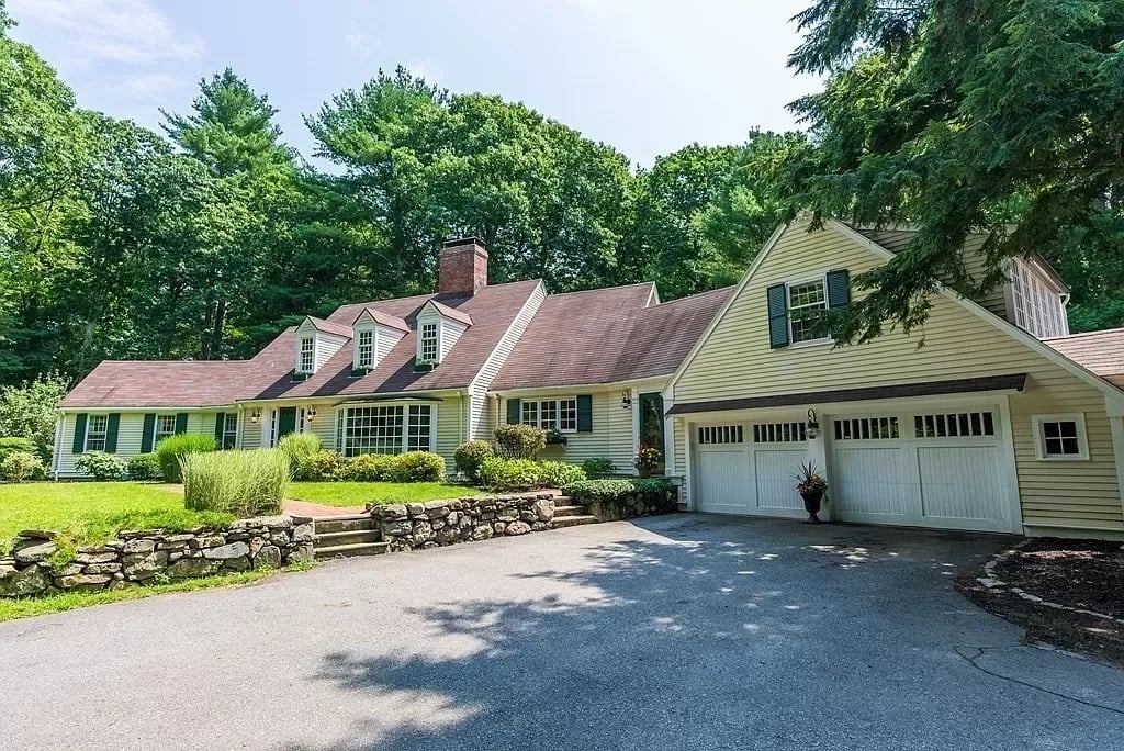 49 Round Hill Rd