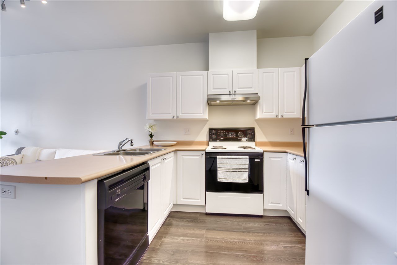 301-2109 Rowland St