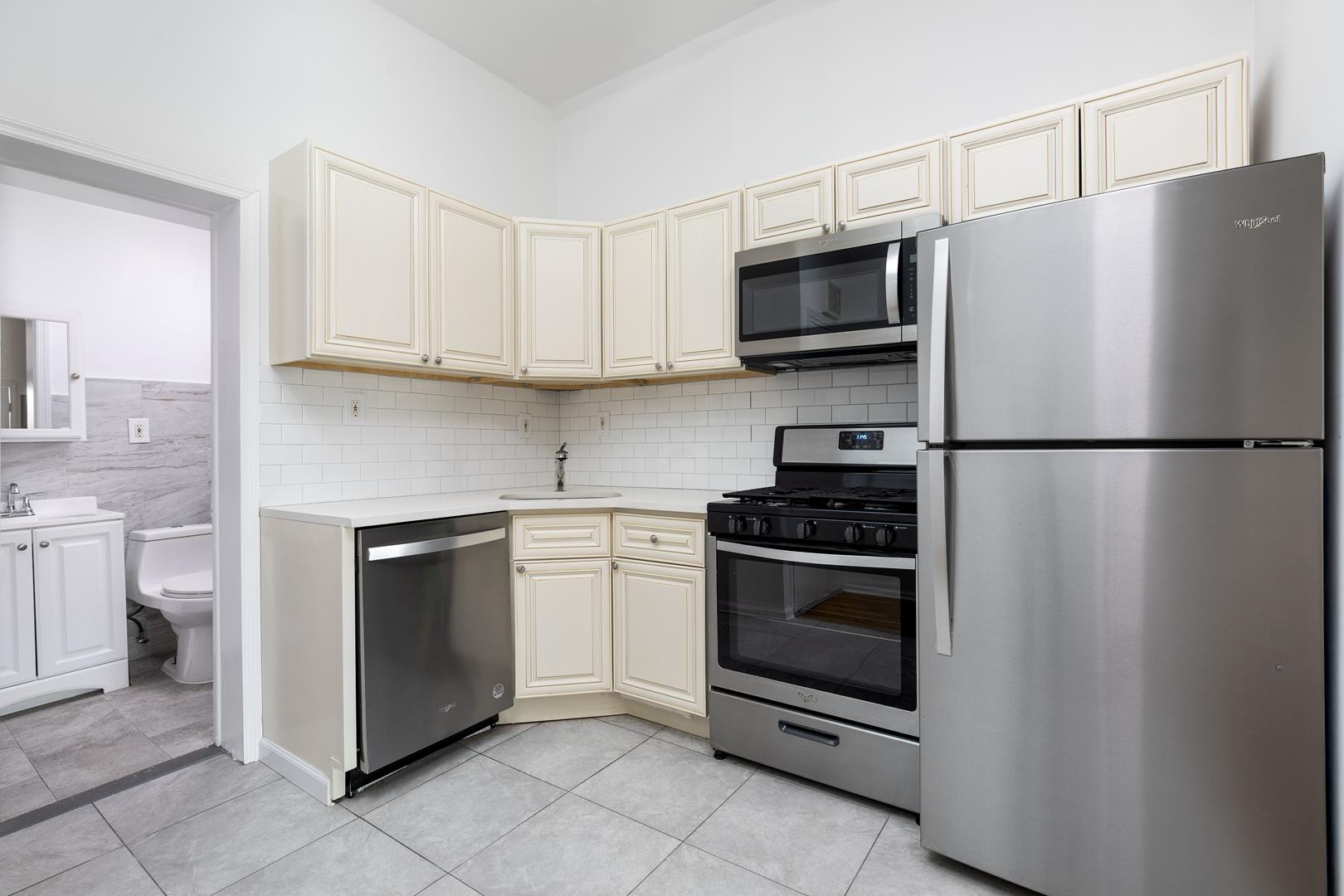 804 Macon Street, Apt 4B
