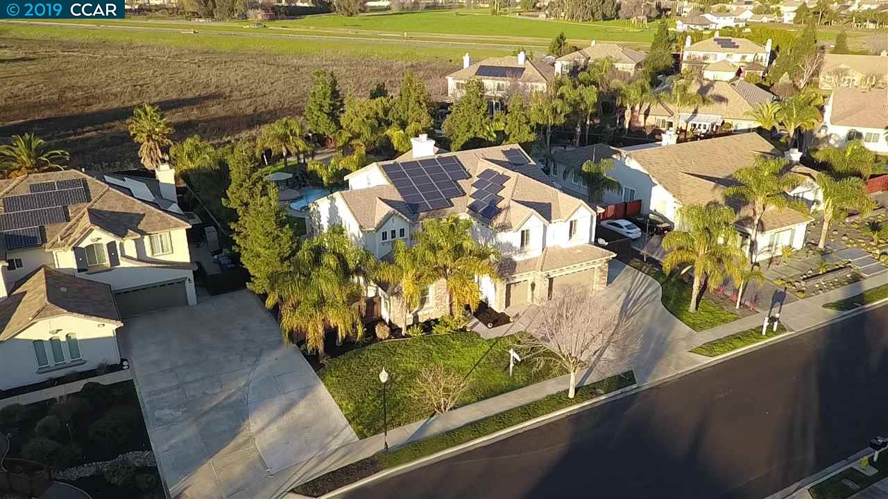1449 Pinegrove Way