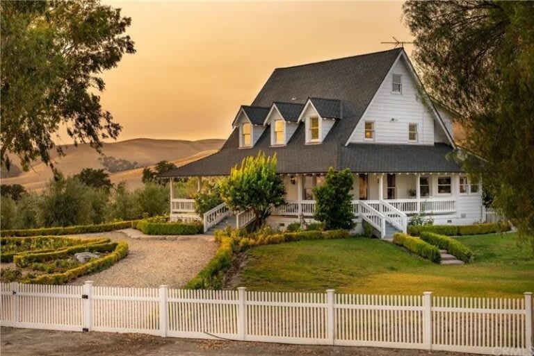 Victorian Style Home and Vineyard for Sale in San Miguel