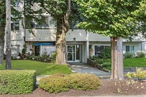 401-1124 Esquimalt Rd