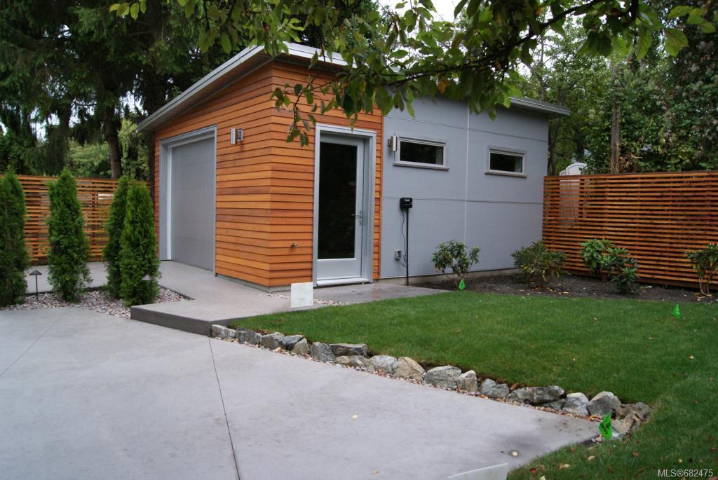 954 Monterey Ave