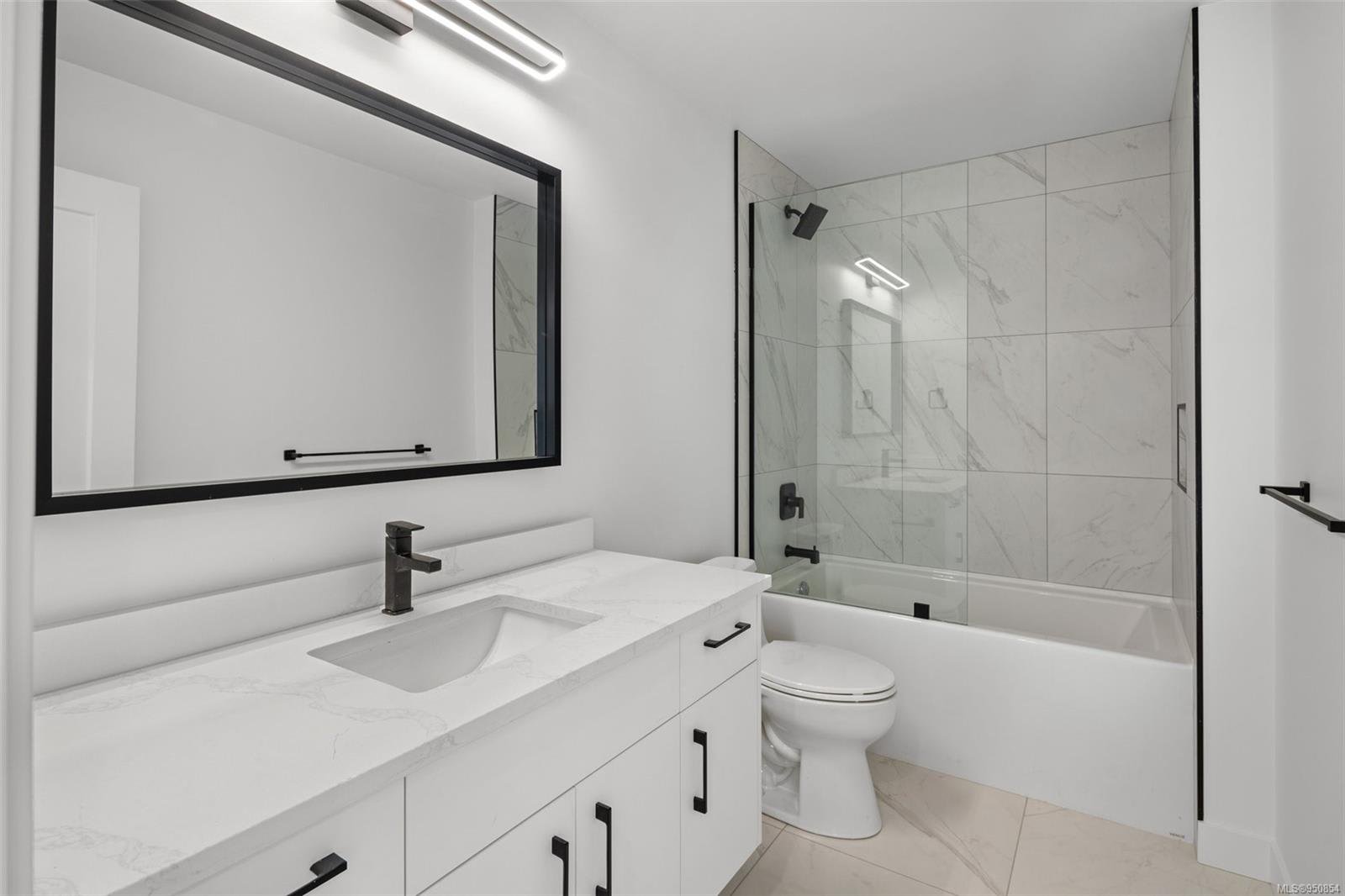 4008 Hira Pl