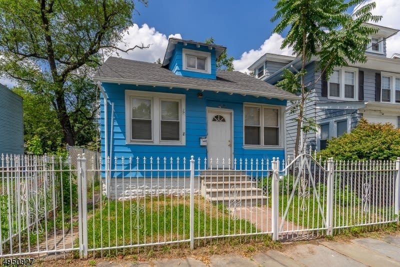 47 Chester Ave