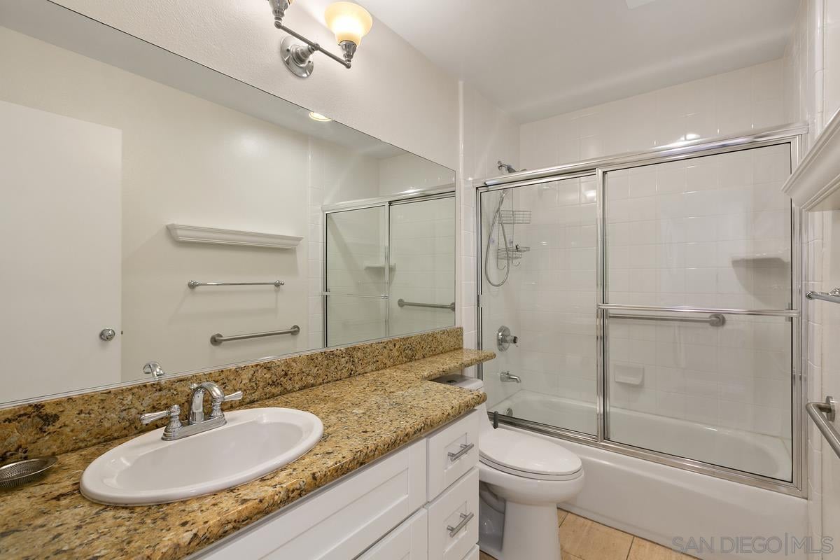 5726 La Jolla Blvd #206