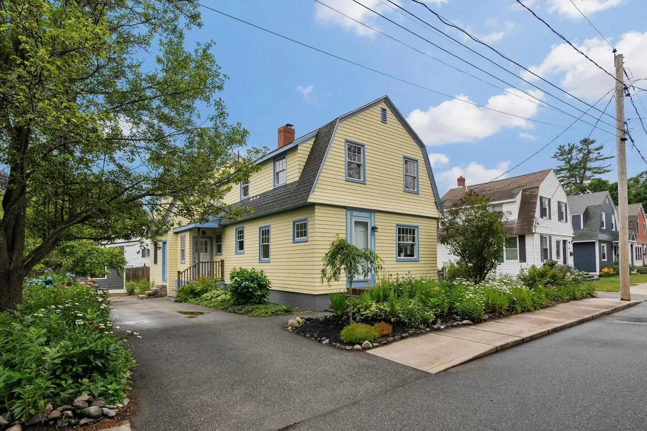 New Listing: 14 Charles Road, Cape Elizabeth, ME 04107 – $899,000