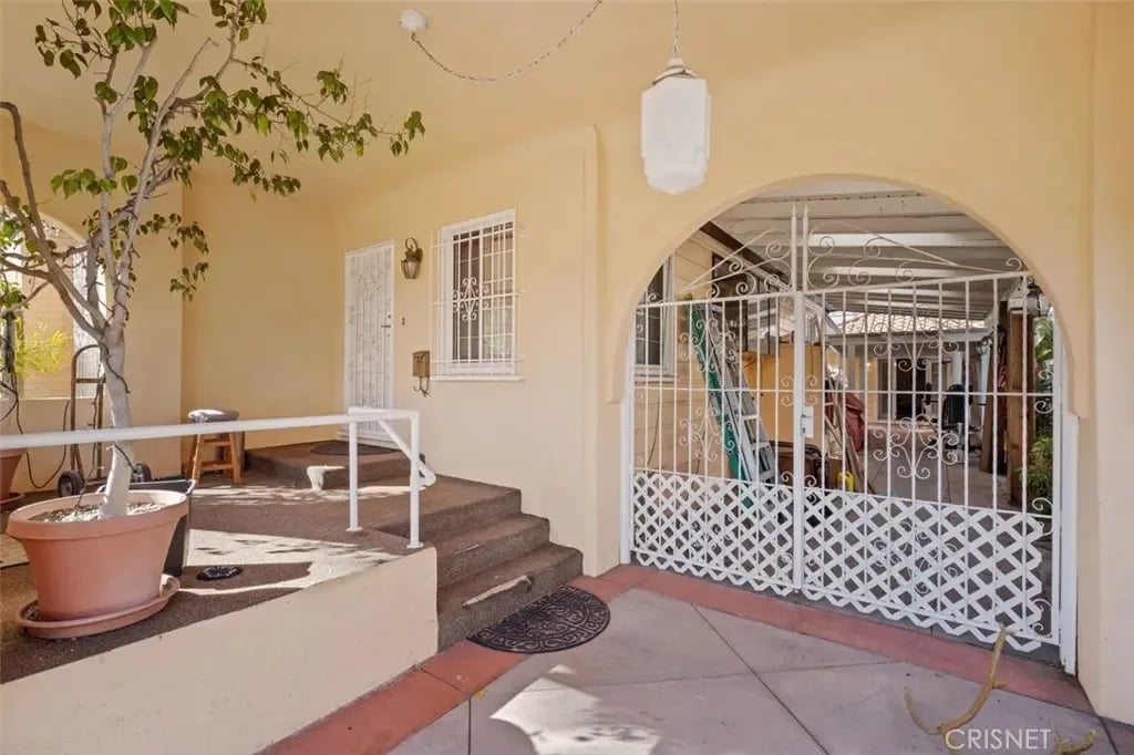 10829 Peach Grove St