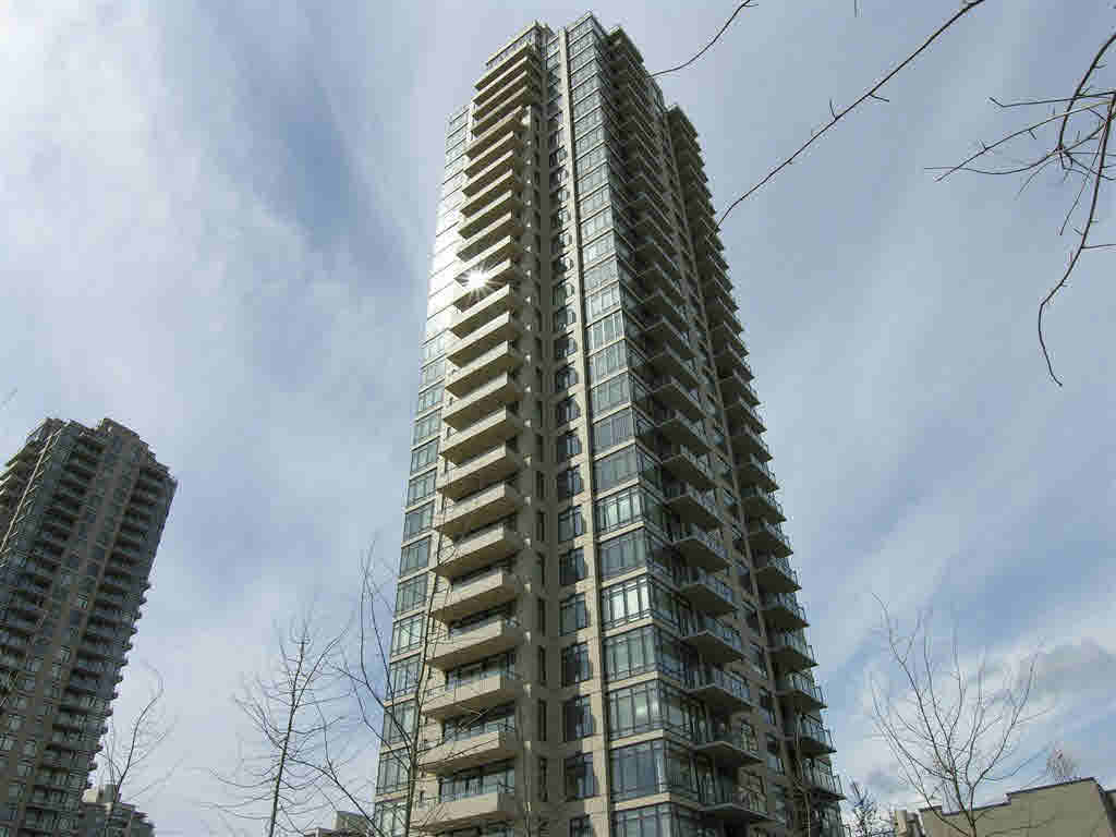 903-2355 Madison Ave
