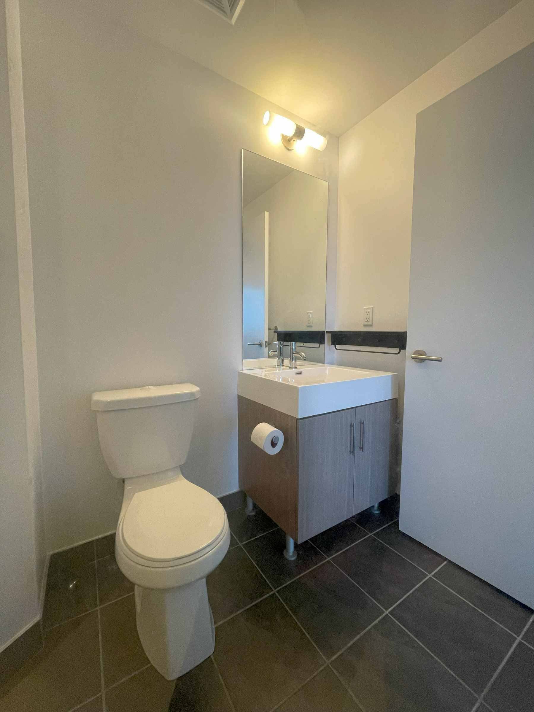 160 Vanderhoof Ave, Unit LPH05