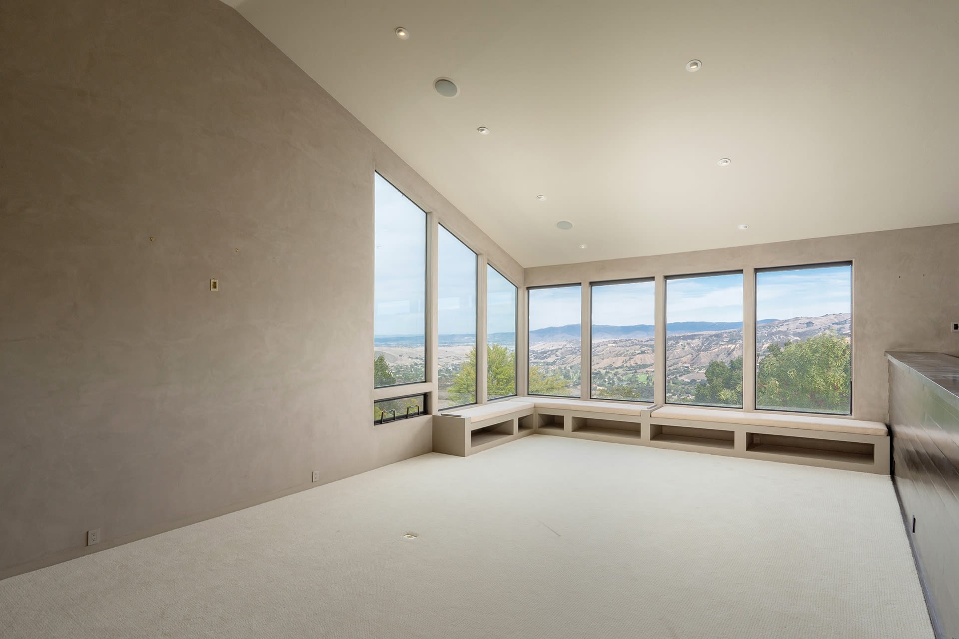 Modern Carmel Valley Luxury Rental