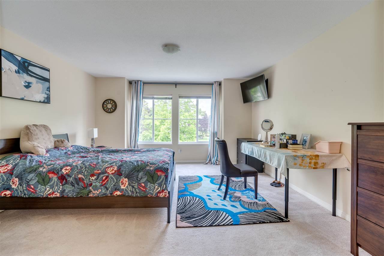 6-14788 105a Ave