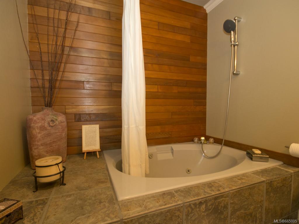 1032 Readings Dr, North Saanich