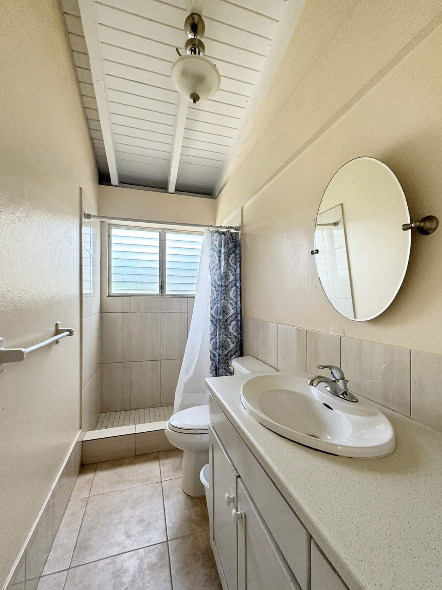 948 Road Town 1 Bedroom Apartment
