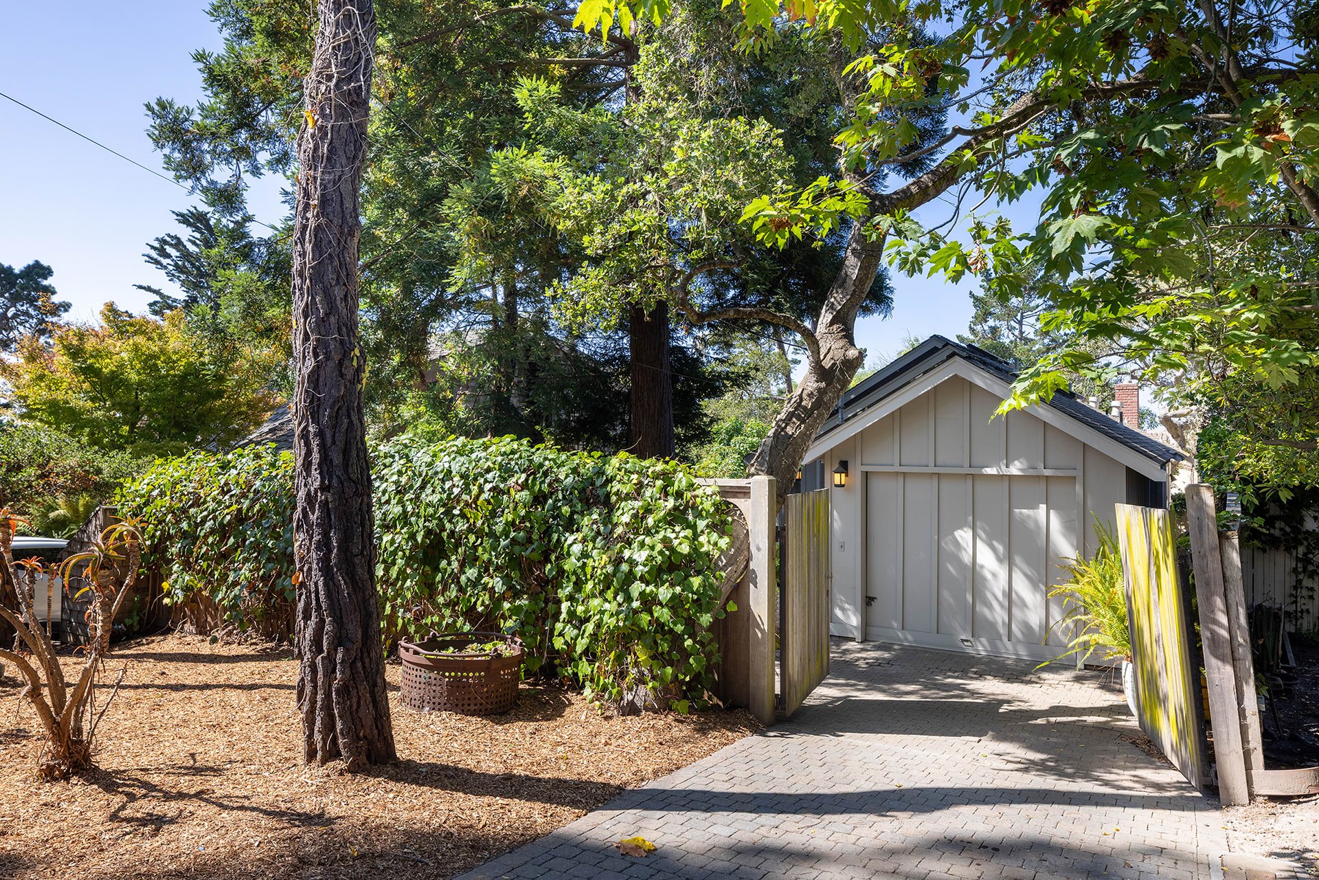 Carmel Jewel - San Carlos 3 SW of Vista