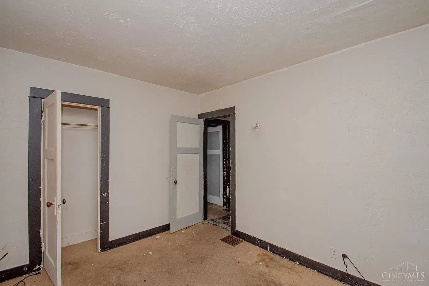 1056 Walton Ave