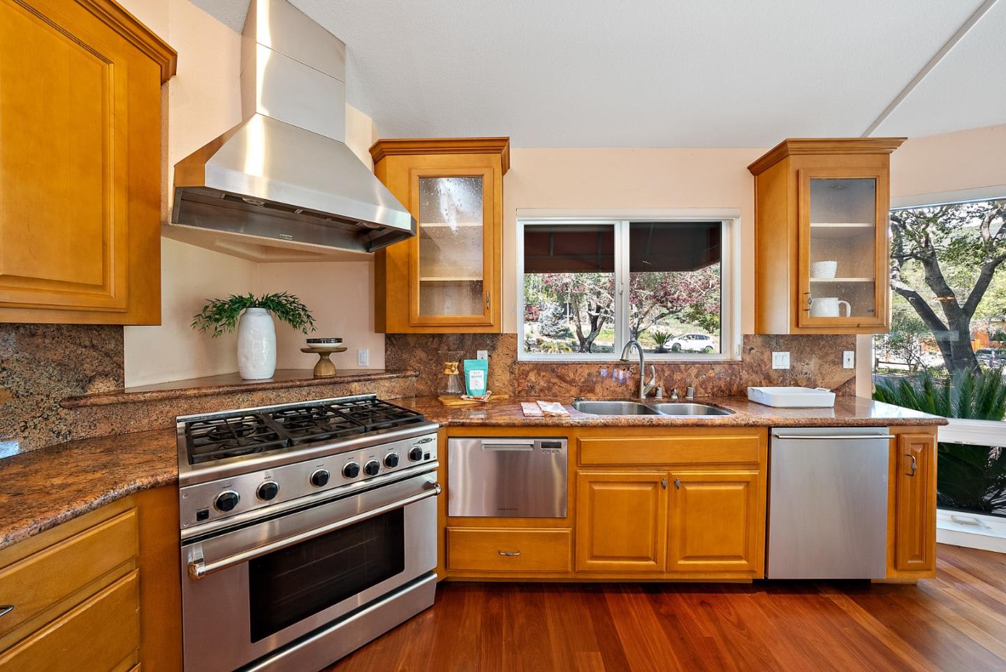 18260 Lakeview Ct Los Gatos, CA 95033