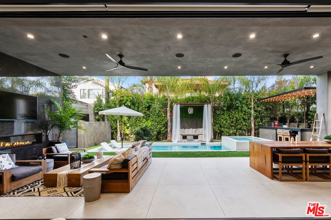 Oasis Retreat