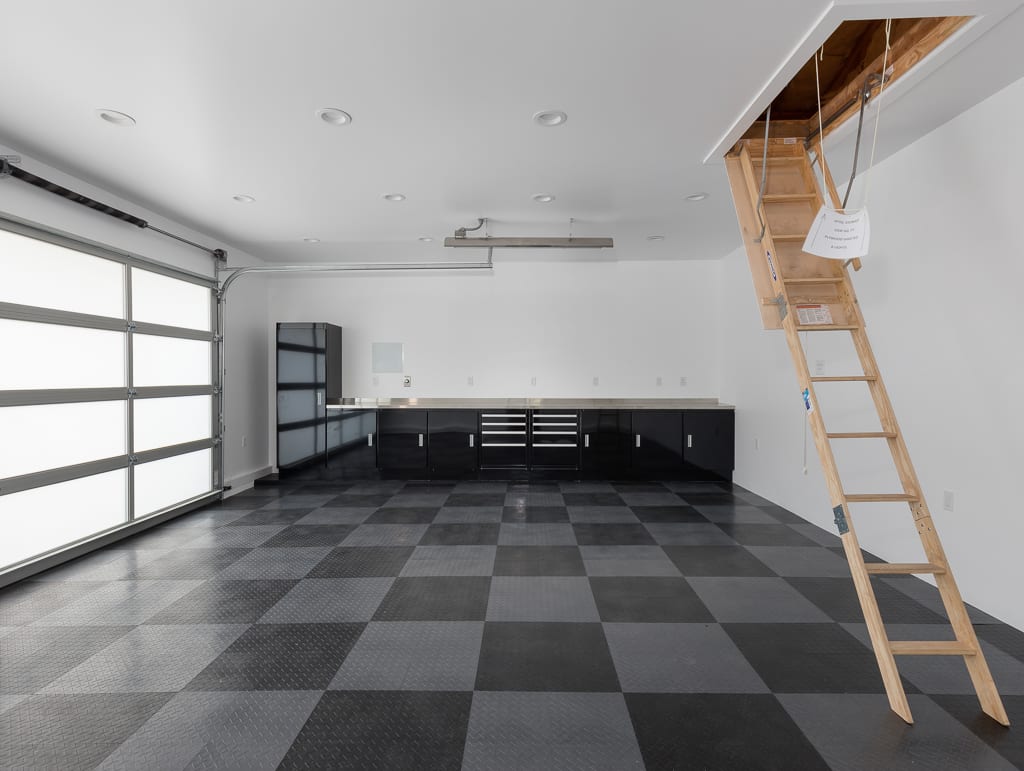 211 W Walnut Ave