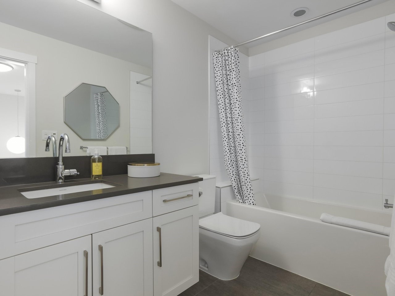 16452 25 Ave