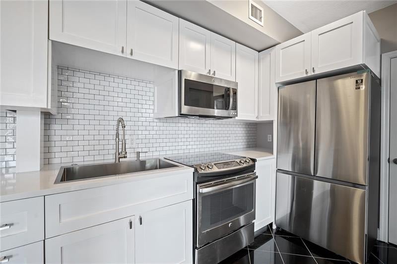 115 SW 11th St Unit #502