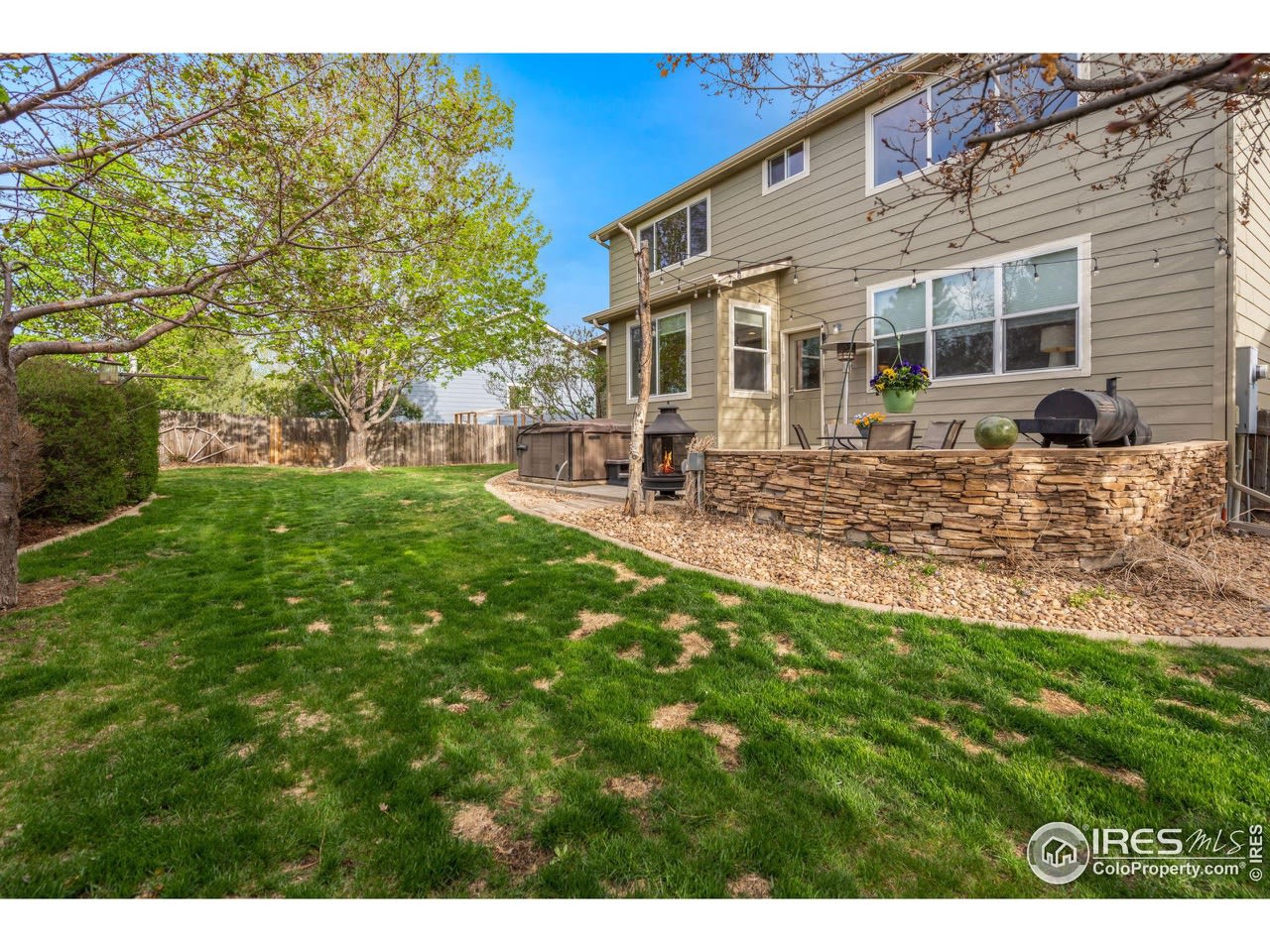 6607 Thistle Ridge Ave