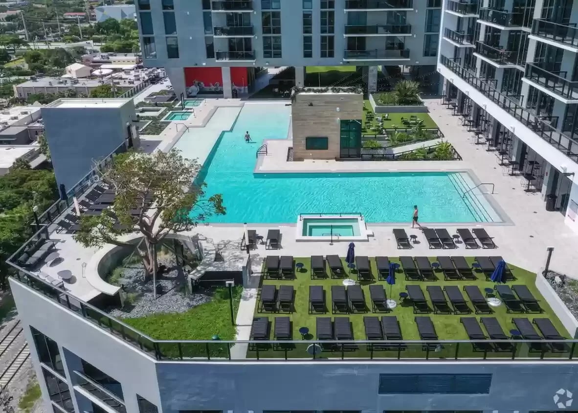 301 SW 1st Ave, Apt 1414 
