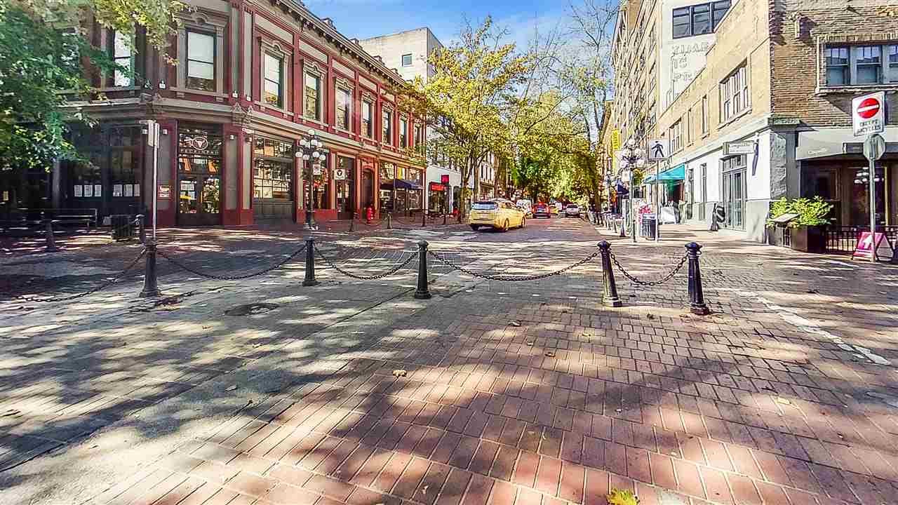 509-27 Alexander St