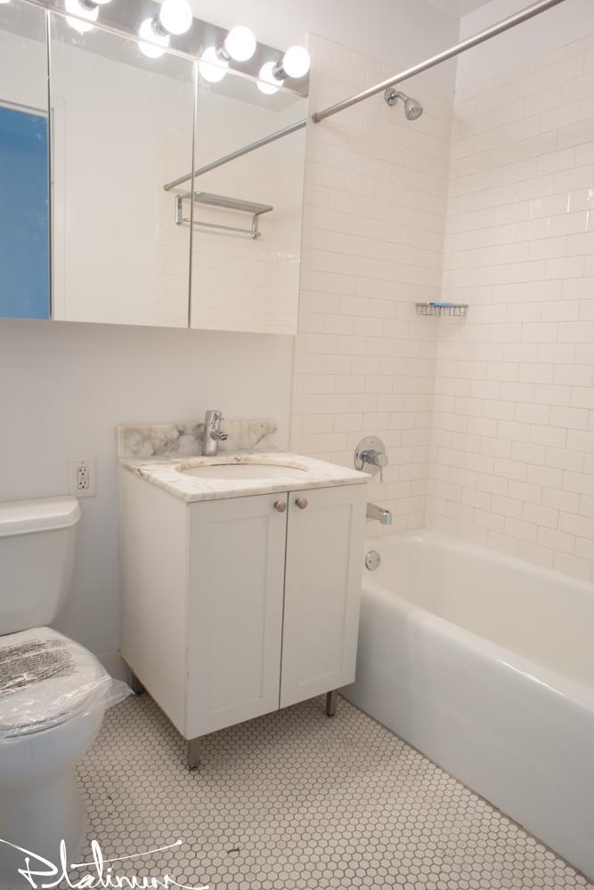 455 West 37th Street, Apt 731
