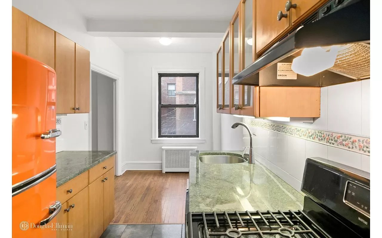 155 East 93rd Street Unit: 3D