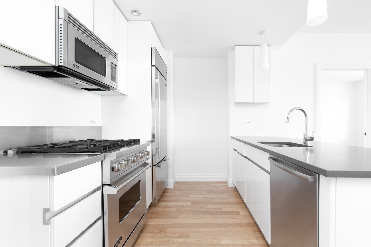 550 West 54th Street, Apt 28L