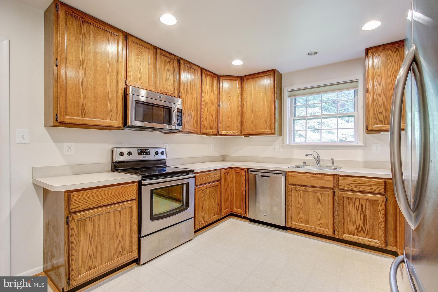 1552 Forest Villa Ln