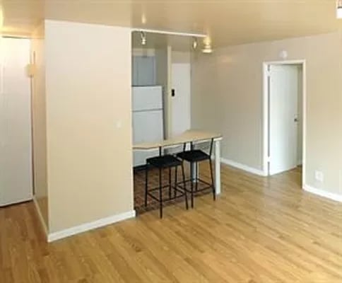 333 East 45th Street Unit: 24A
