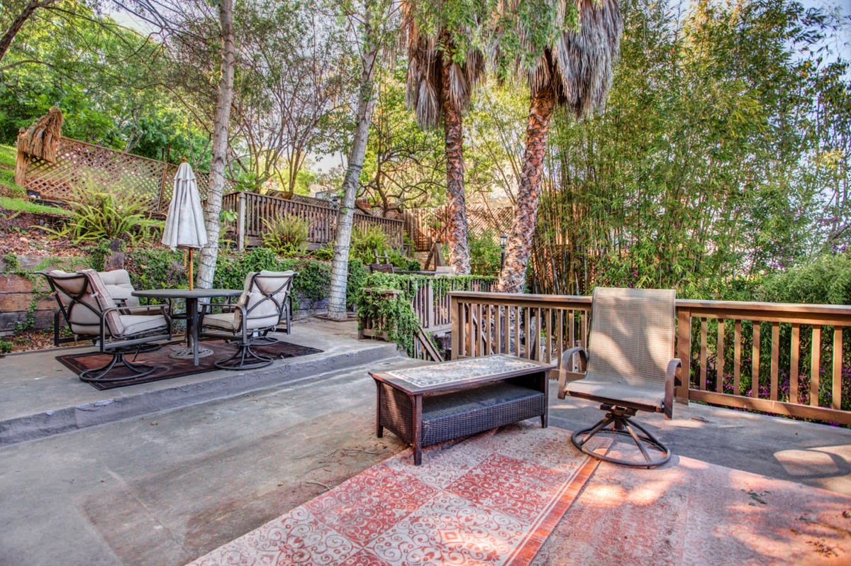 3919 Big Oak Dr Studio City, CA