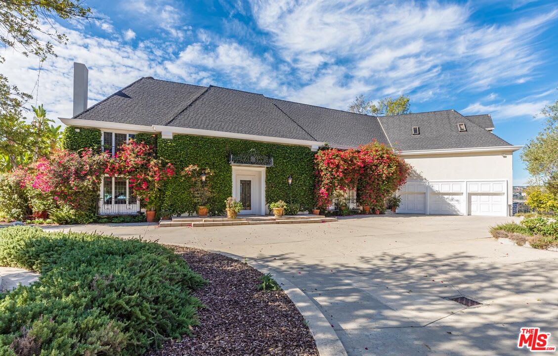 Villa Estate